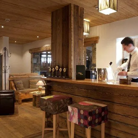 Neige Et Roc Hotel 4*